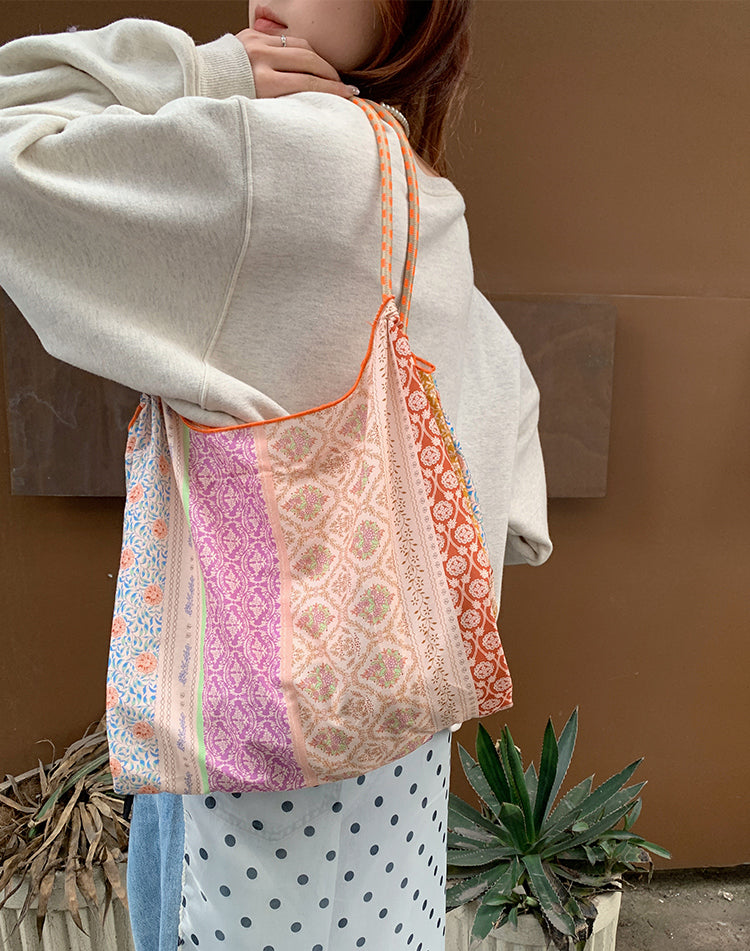 Lochlyn Printed Tote Bag