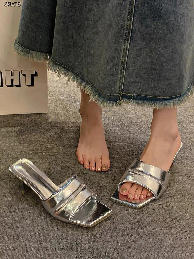 Valeria Leather Sandals