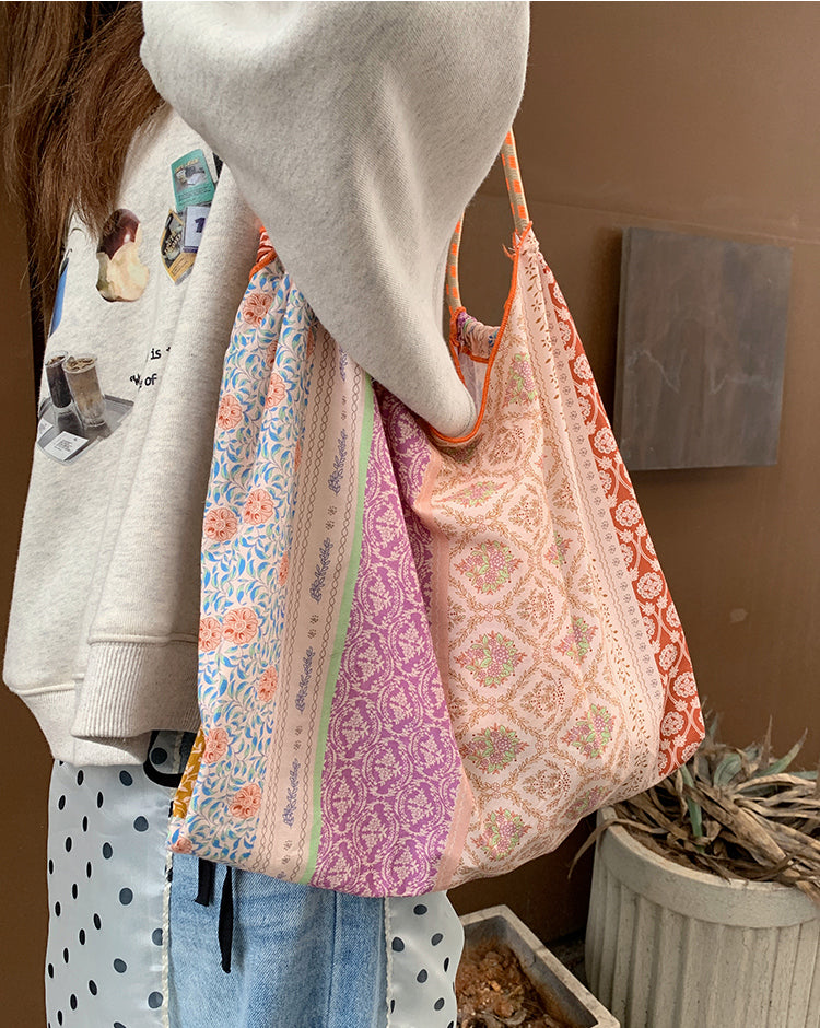 Lochlyn Printed Tote Bag