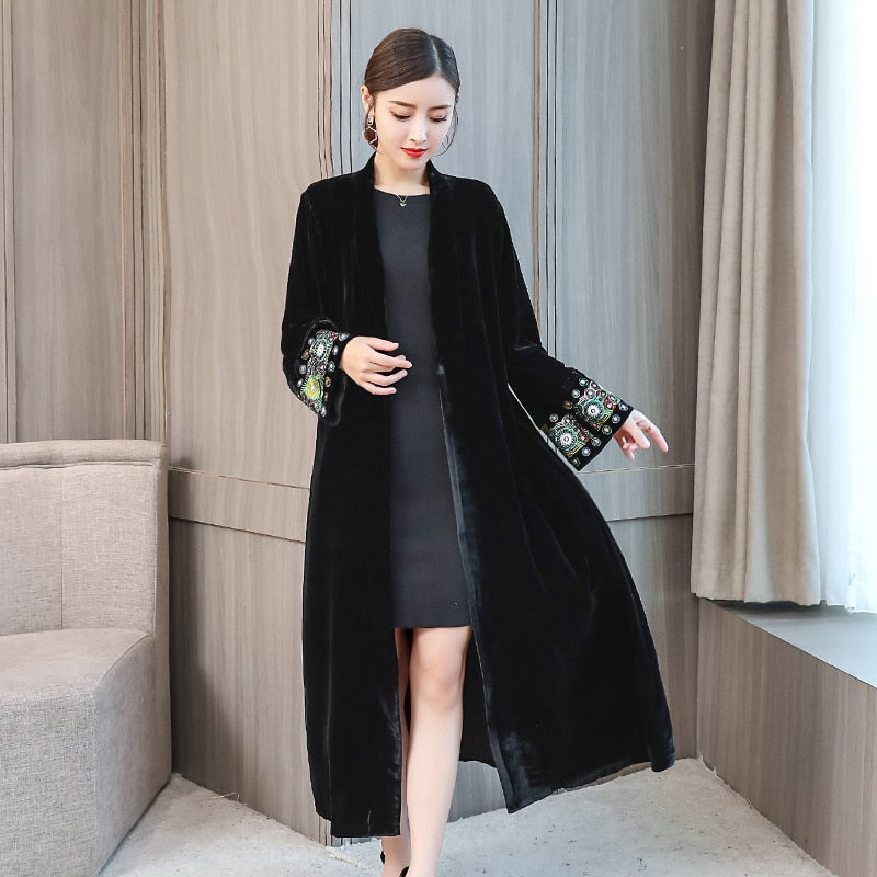 Black Sleeve Embroidery Velvet Coat