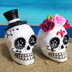 Resin Couple Skull Statues