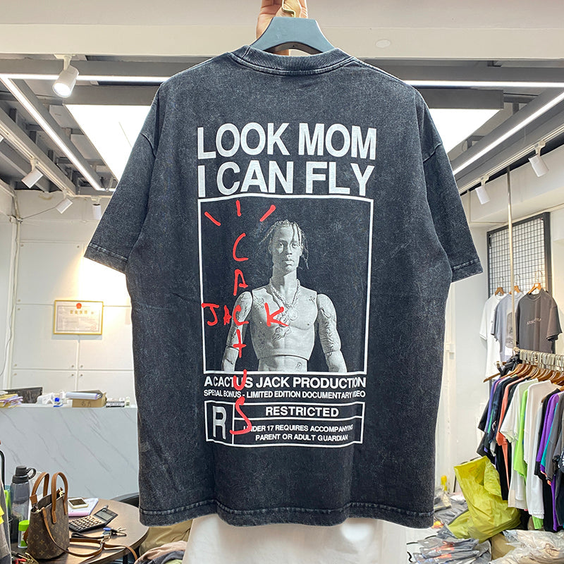 Look mom I can fly Distressed T-shirt