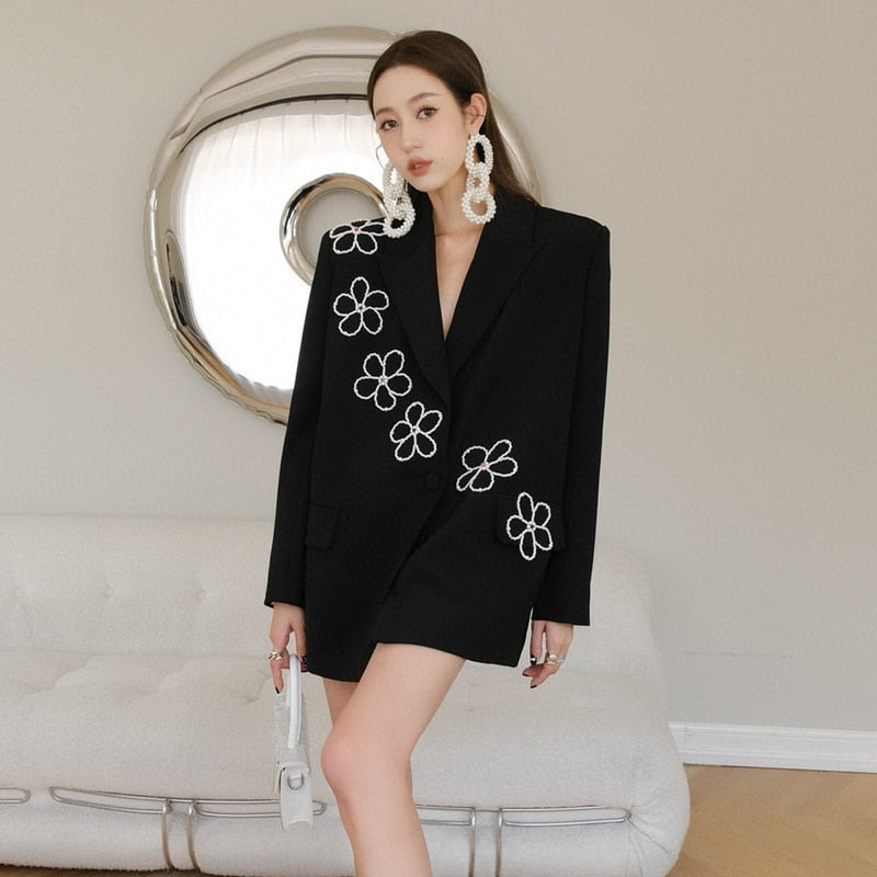 Loose Black Blazer Embellished With White Flowers